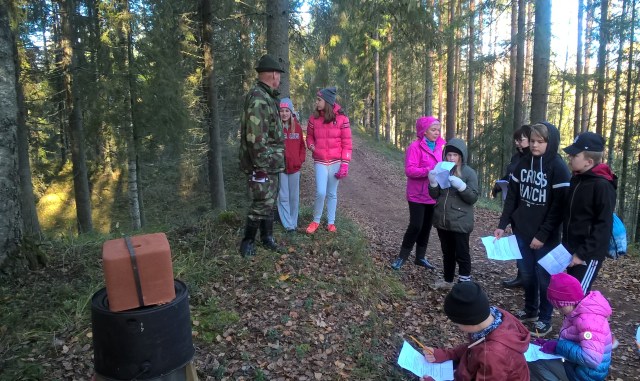 Eräpolku tapahtuma Jäppilän koululaisille